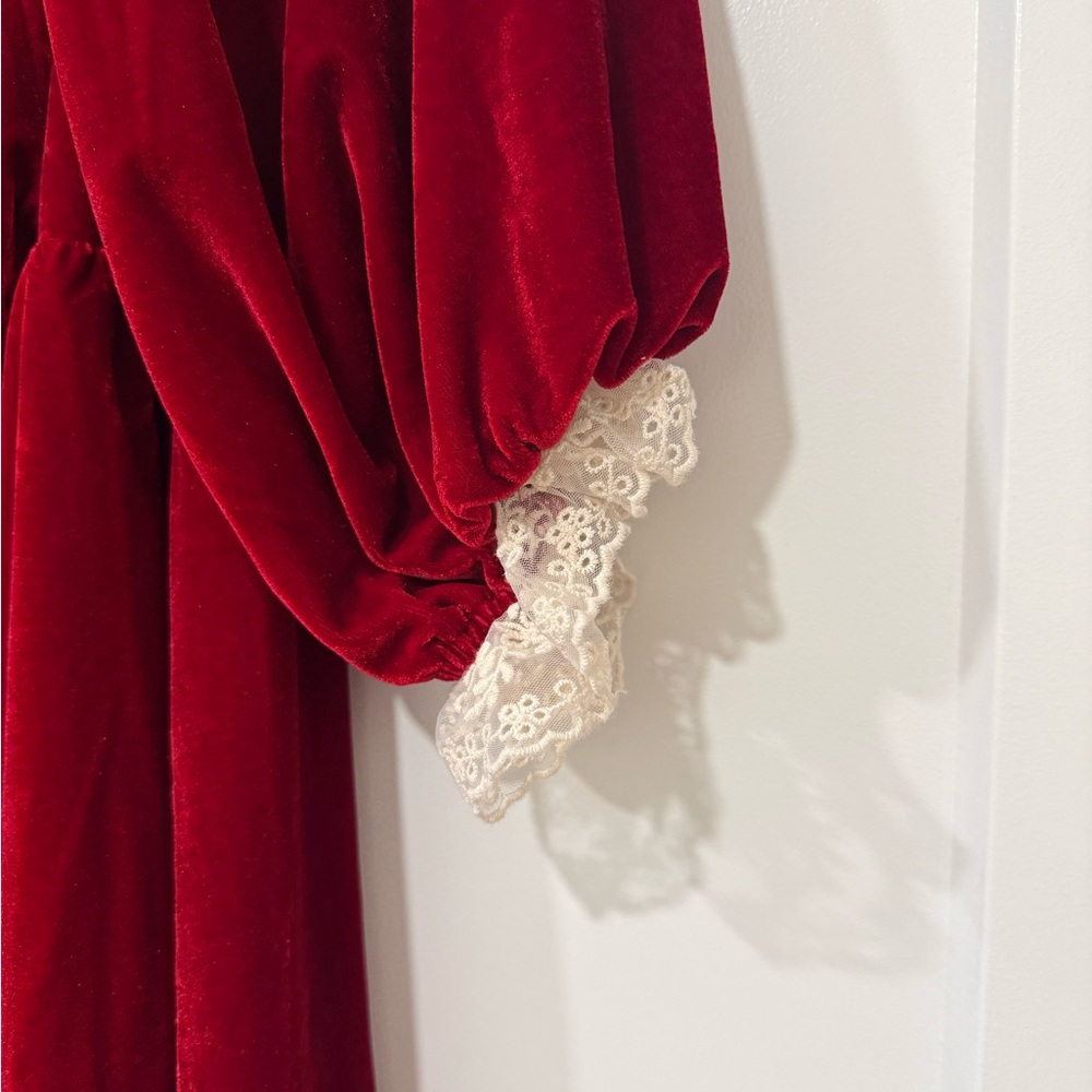 NWT Tullabee Red Velvet Midi Dress XL Lace Sleeve Altar’d State Boutique Style - Picture 2 of 5